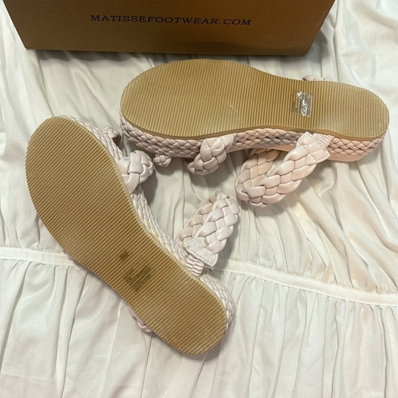 Women's Cream Sandals - Picture 4 of 4